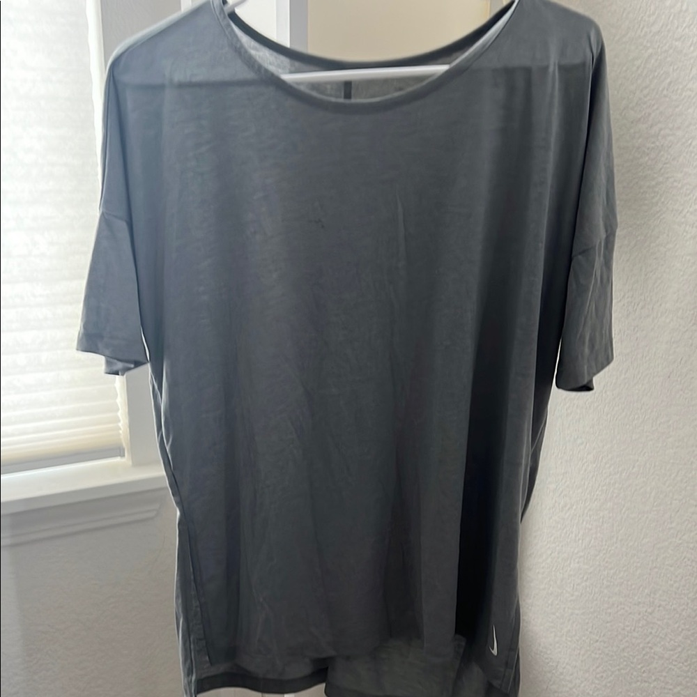 Nike Gray Short Sleeve Tee